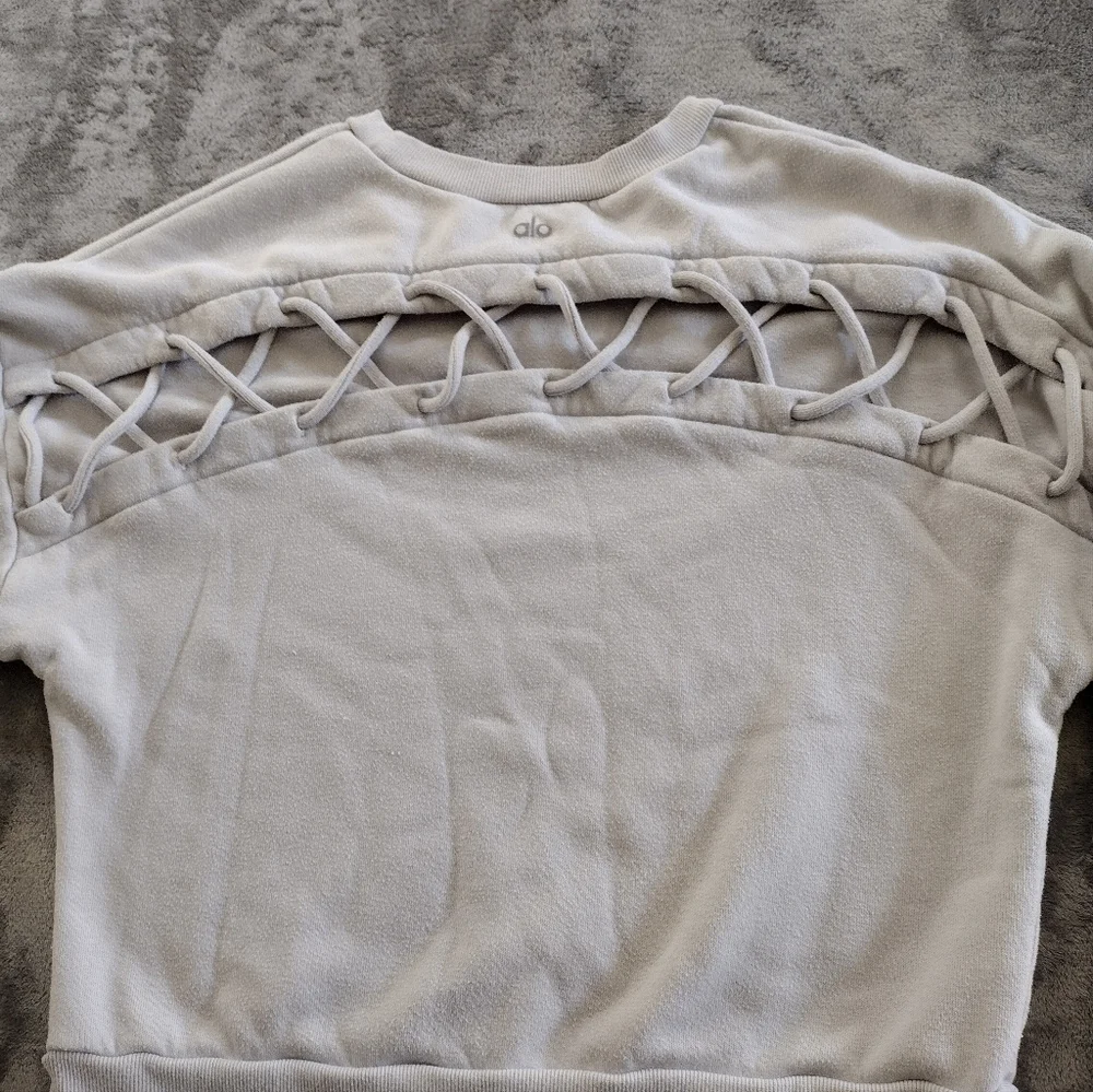 Alo Yoga Hook Up Crews Sweatshirt Women’s Crewneck Crop Cropped M? No Size Tag
